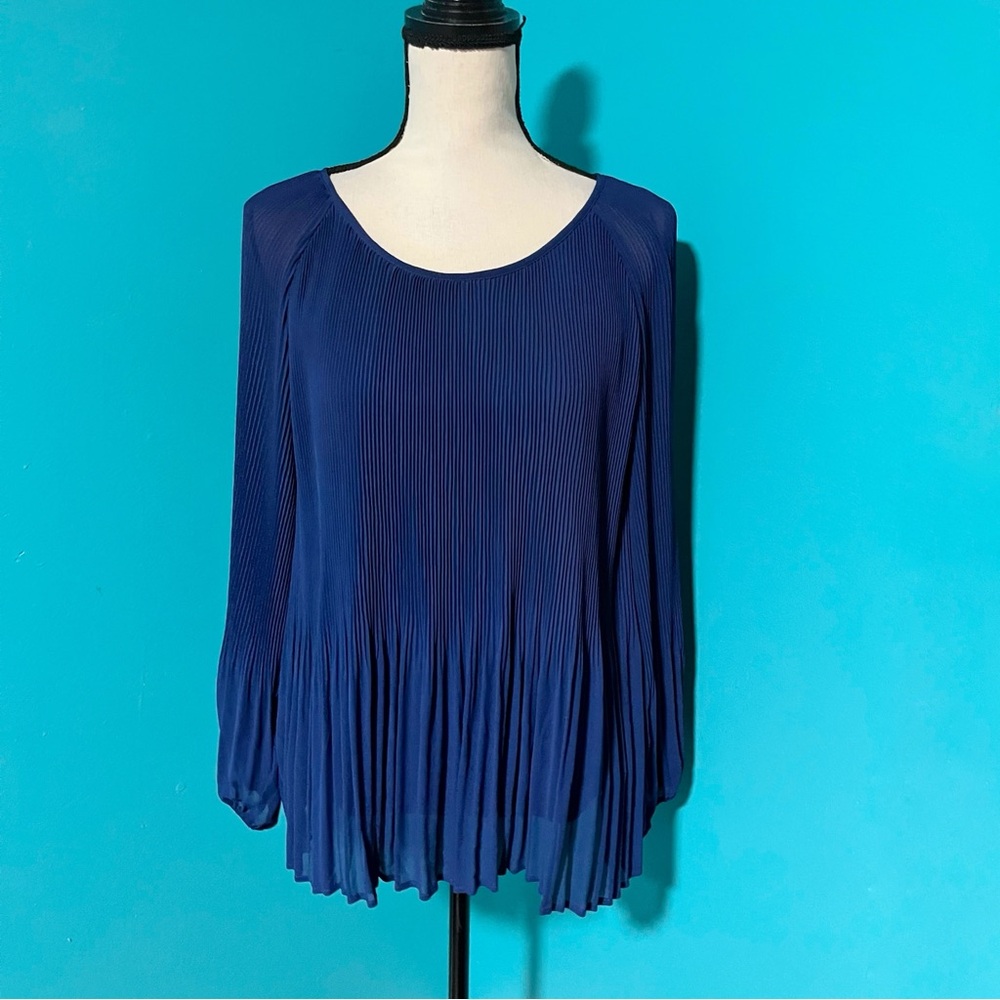 Laurie Felt S Solid Navy Blue Pleated Keyhole Back Long Sleeve Blouse Top